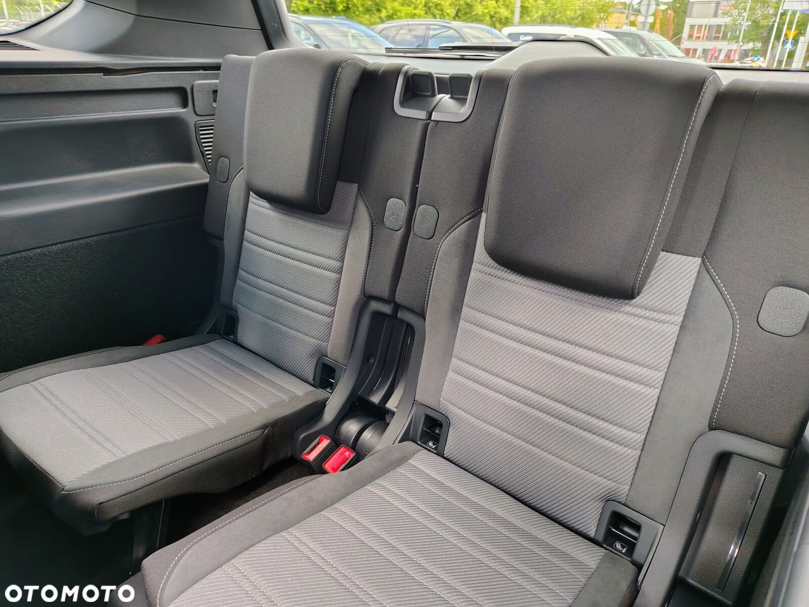 Volkswagen Touran - 19