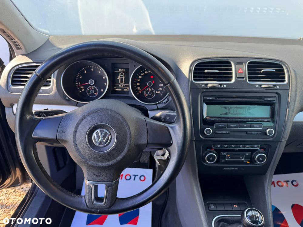 Volkswagen Golf - 25