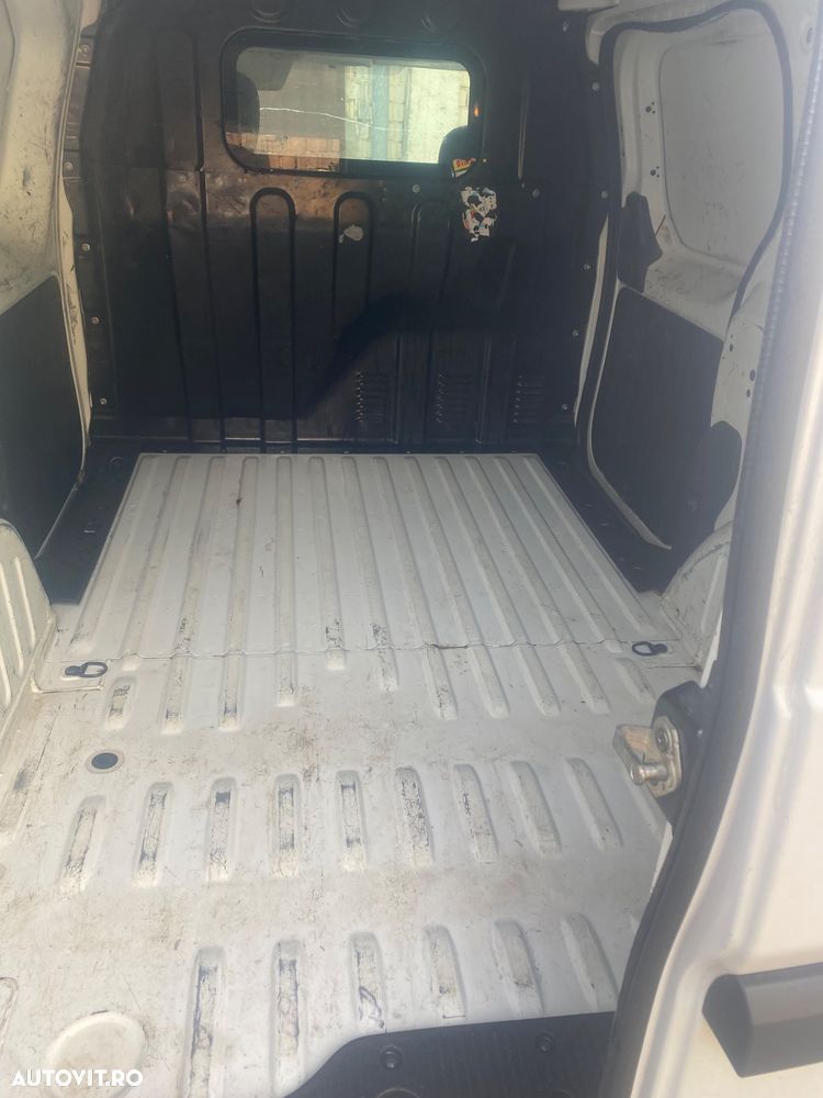 Dacia Dokker 1.5 dCi 90 CP Laureate - 9