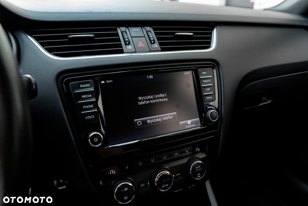 Skoda Octavia 2.0 TSI (Green tec) DSG RS - 33