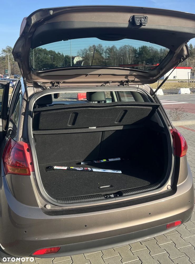 Kia Venga 1.6 Business Line - 12