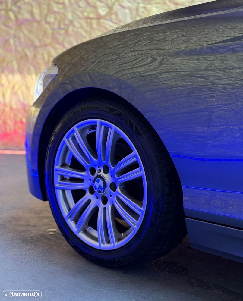 BMW 118 d Pack M - 14