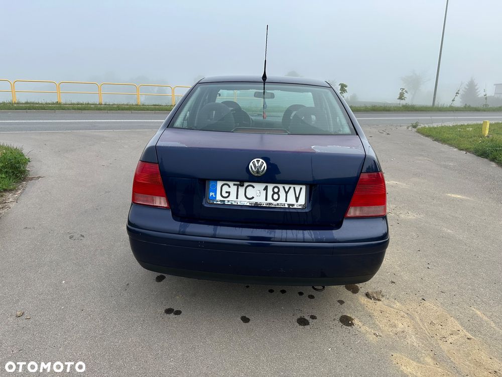 Volkswagen Bora 1.6 Basis - 3