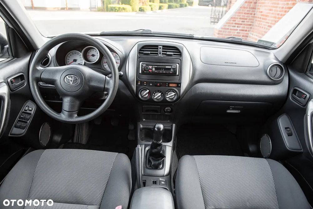 Toyota RAV4 1.8 VVT-i Terra 2WD - 22