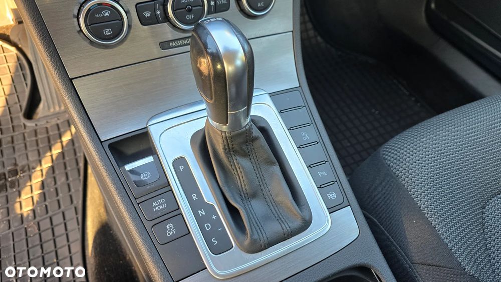 Volkswagen Passat Variant 2.0 TDI DSG BlueMotion Technology Business Edition - 17