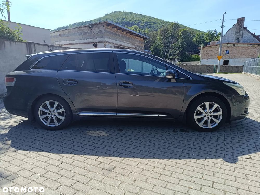 Toyota Avensis 2.0 D-4D Premium - 10