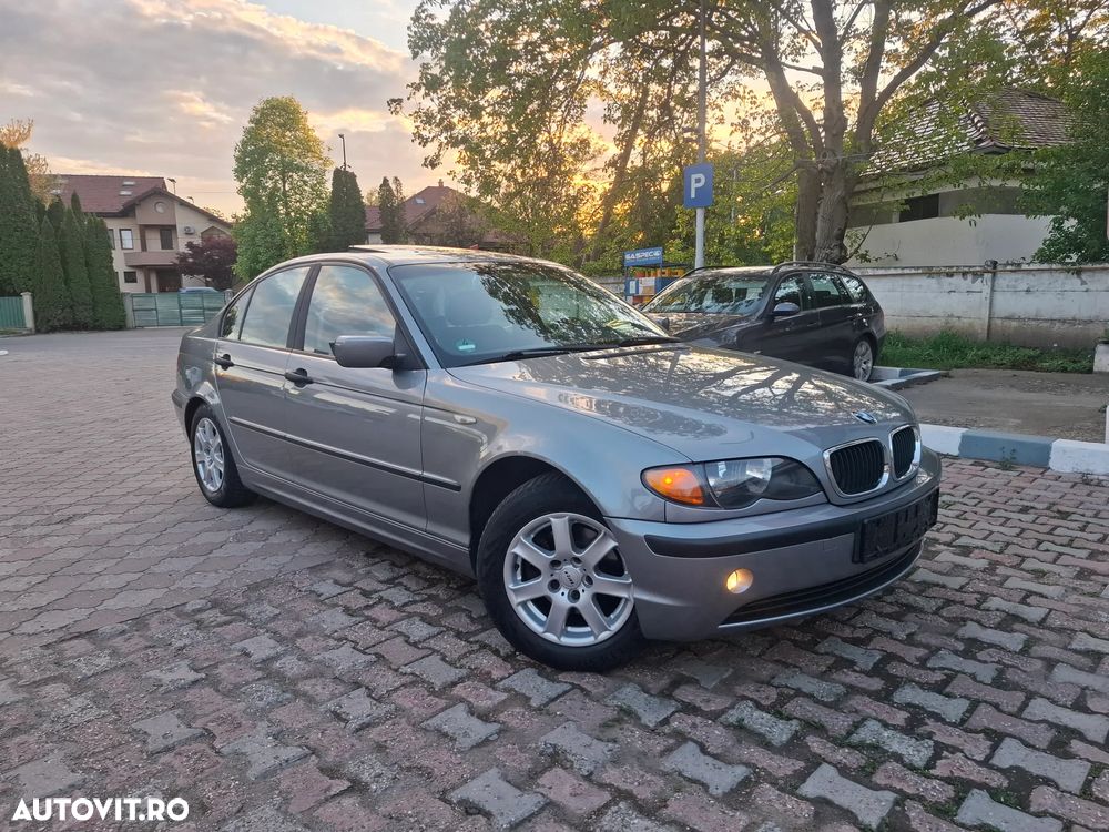 BMW Seria 3 318i Edition Exclusive - 1