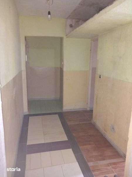 Vand apartament cu 3 camere — fotografia 3