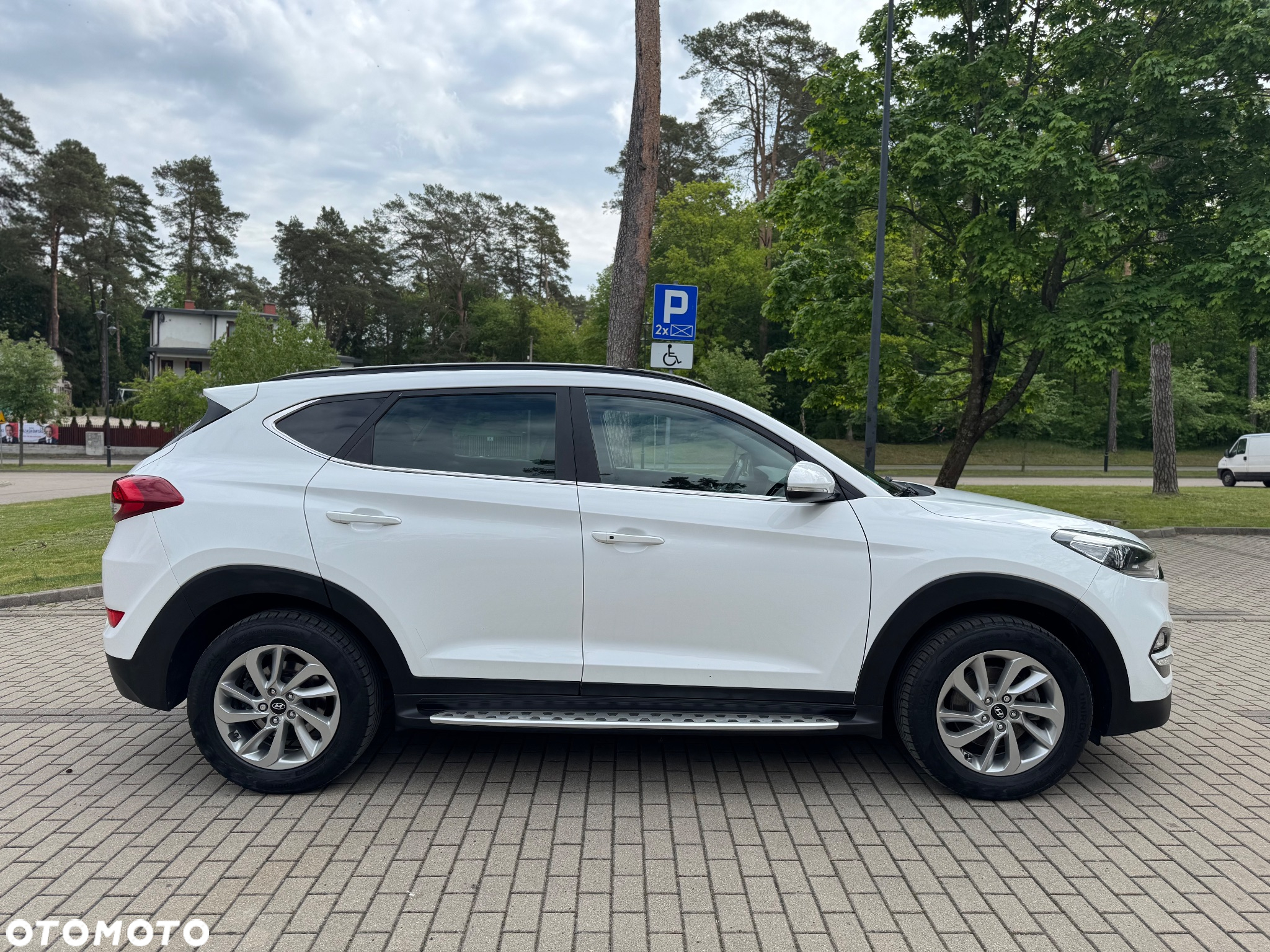 Hyundai Tucson 1.7 CRDI BlueDrive Style 2WD - 5
