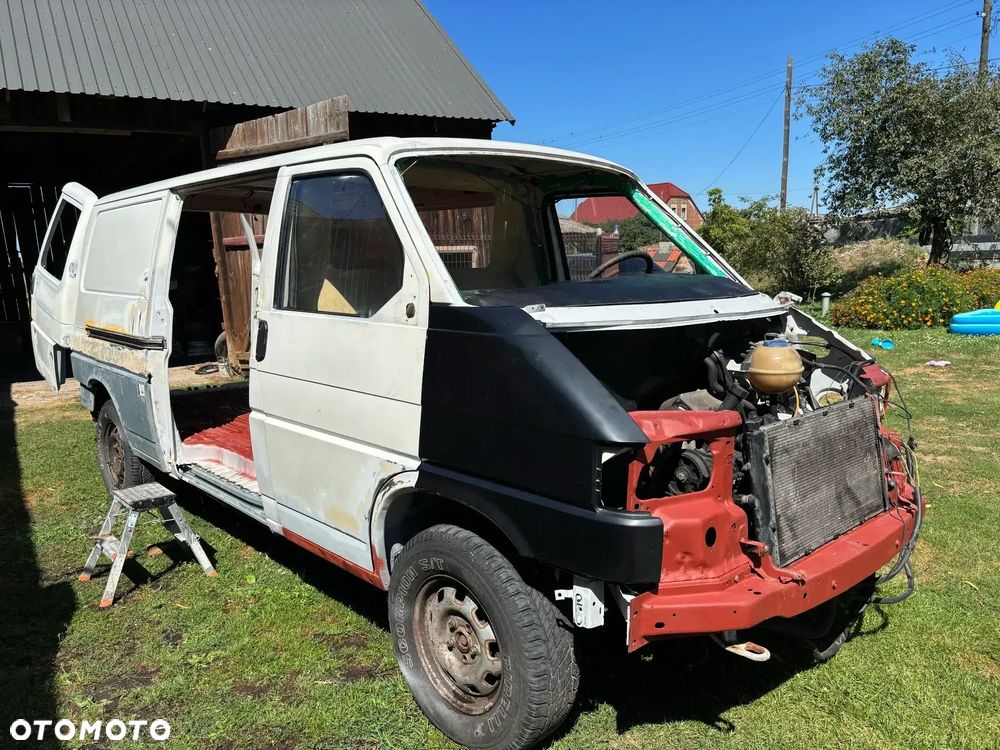 Volkswagen Transporter - 1