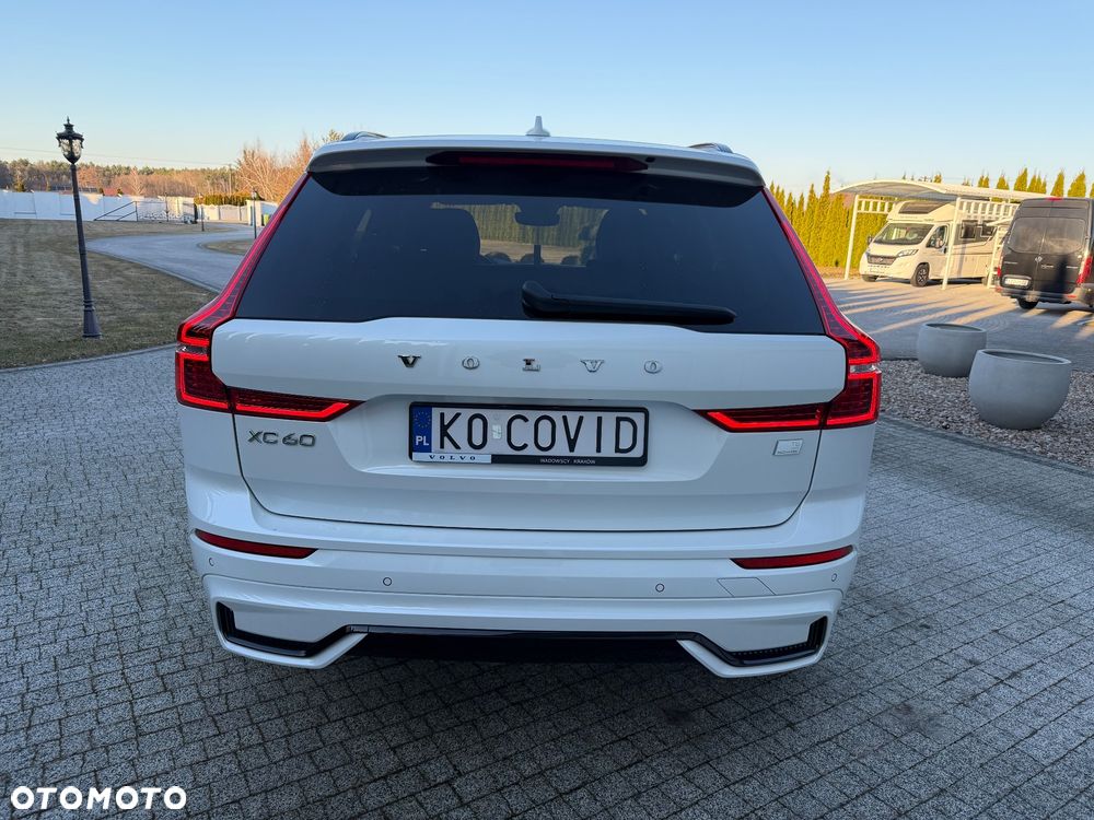 Volvo XC 60 T6 Plug-In Hybrid AWD Ultra Dark - 7