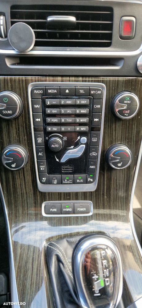 Volvo V60 D6 Plug-In-Hybrid AWD Geartronic Summum - 19