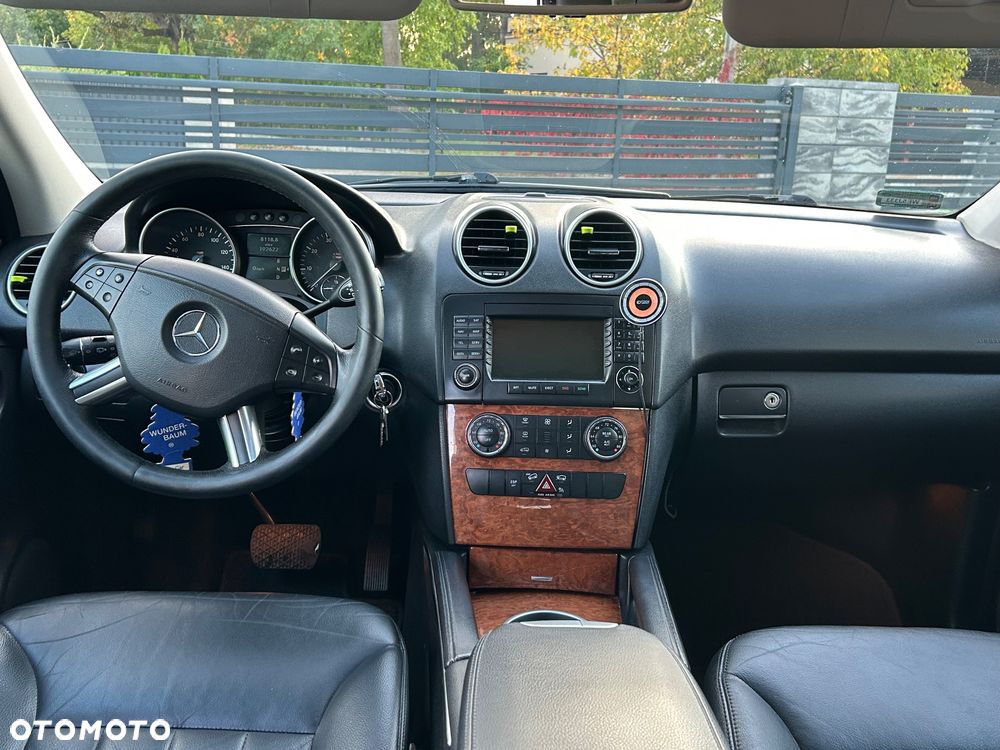 Mercedes-Benz ML 350 4-Matic - 6