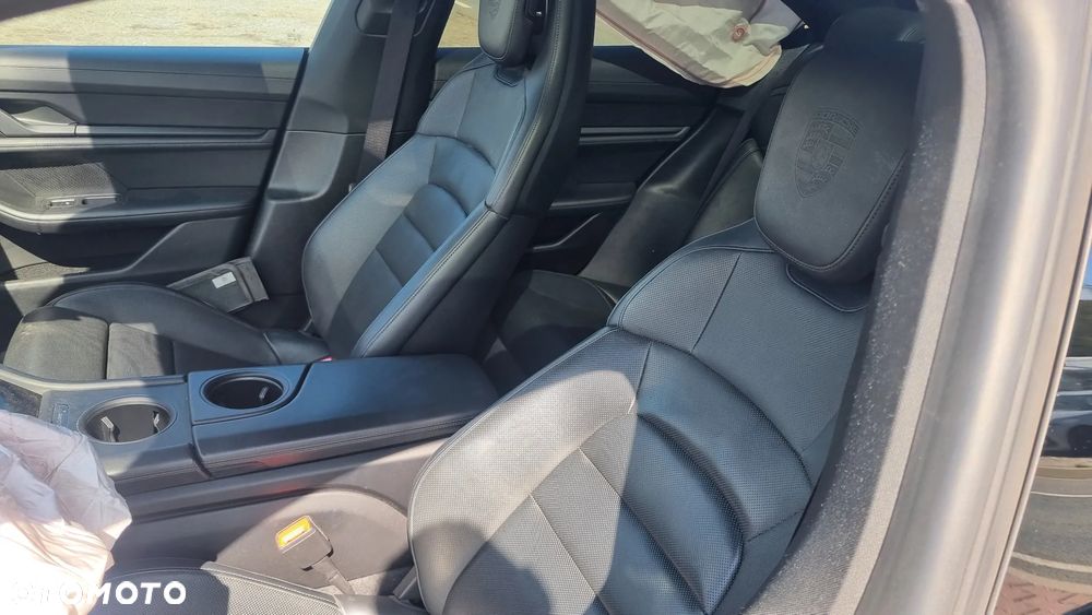Porsche Taycan Performance Plus - 19