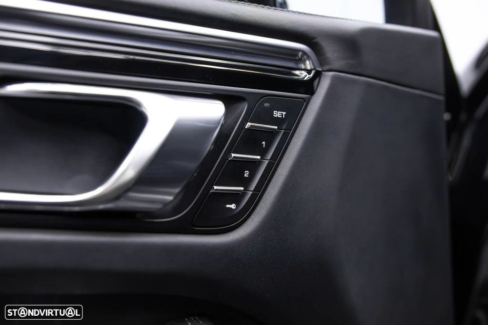 Porsche Macan Turbo PDK - 20