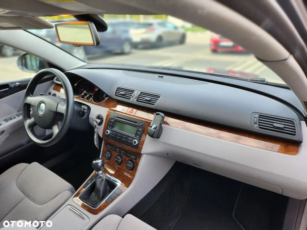Volkswagen Passat - 10