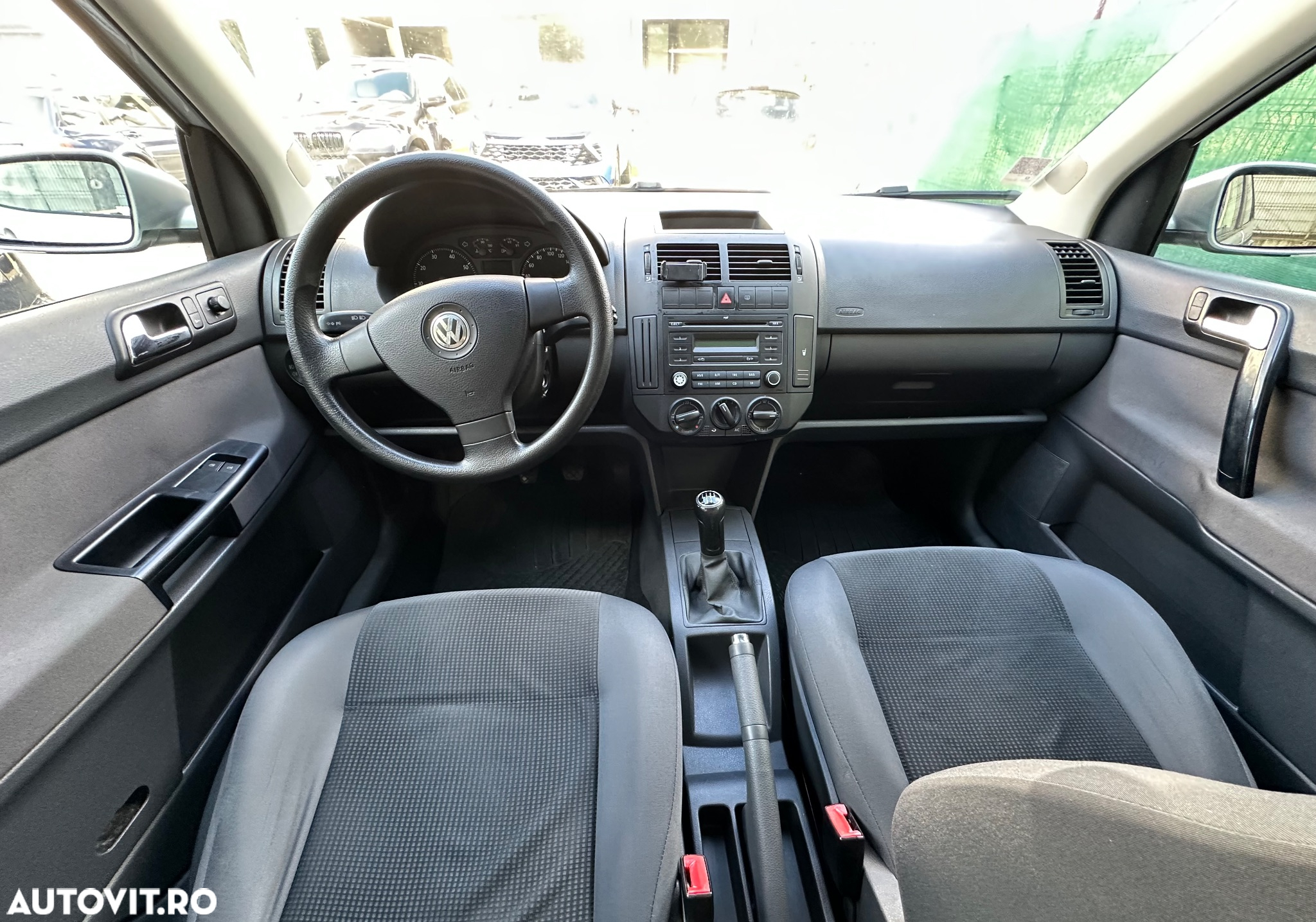 Volkswagen Polo 1.4 Attractive - 8