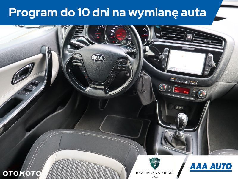 Kia Ceed - 8