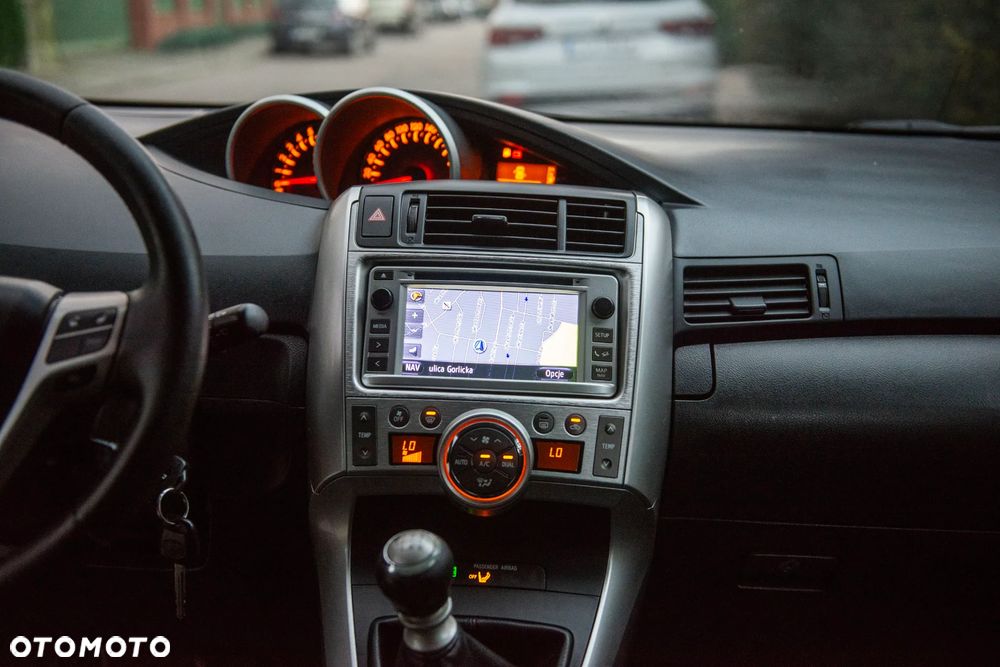 Toyota Verso 1.8 7-Sitzer Executive - 32