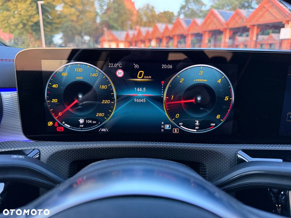 Mercedes-Benz CLA 220 d AMG Line 8G-DCT - 20