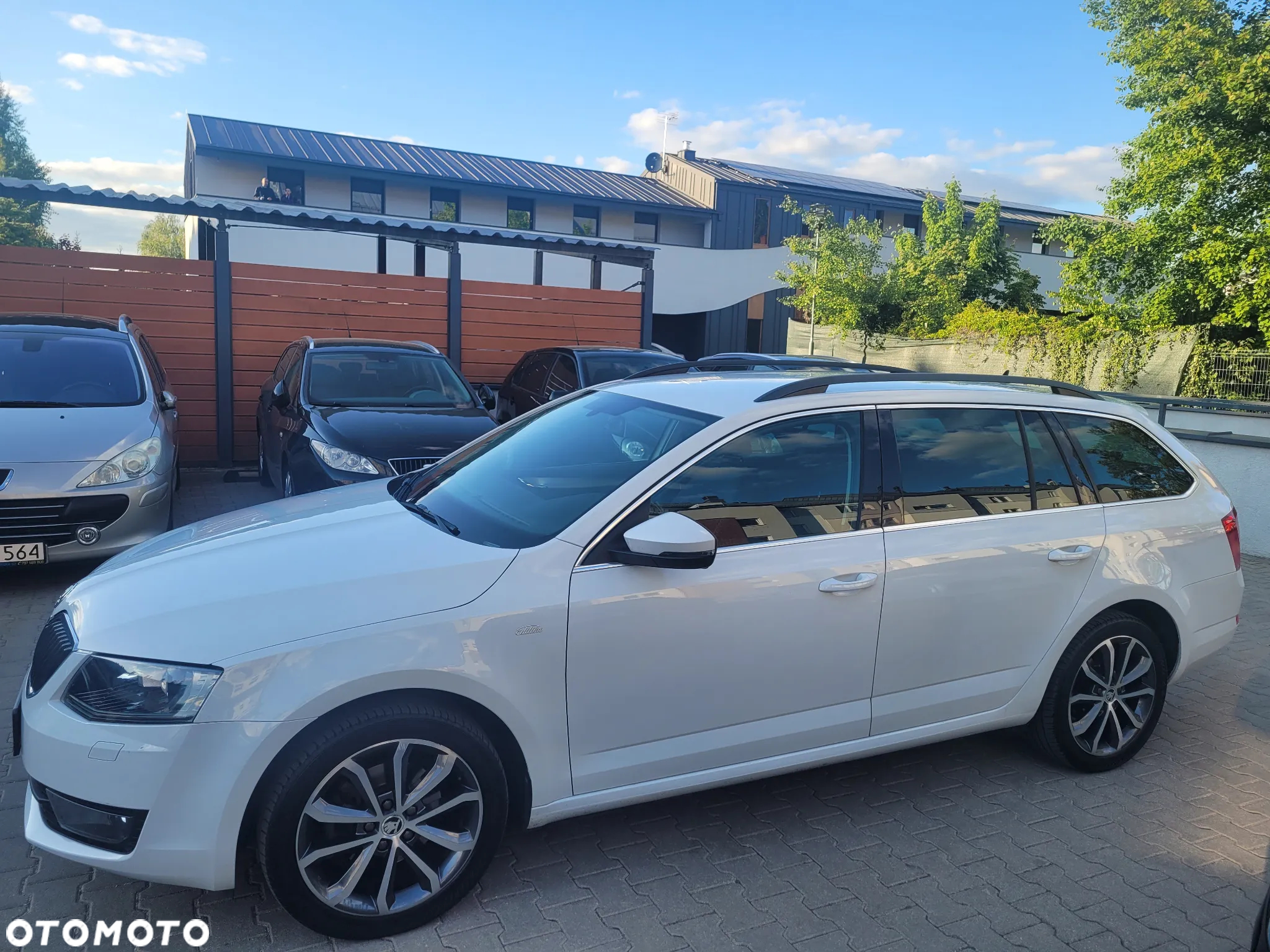 Skoda Octavia 1.4 TSI Edition DSG - 2