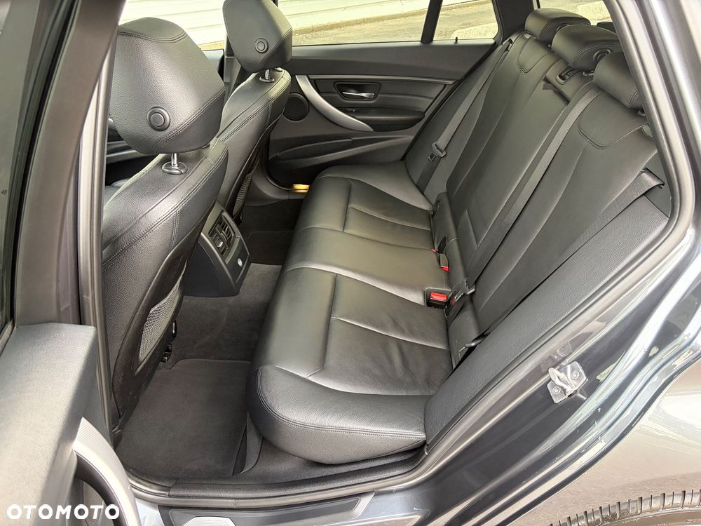 BMW Seria 3 335d xDrive M Sport - 18