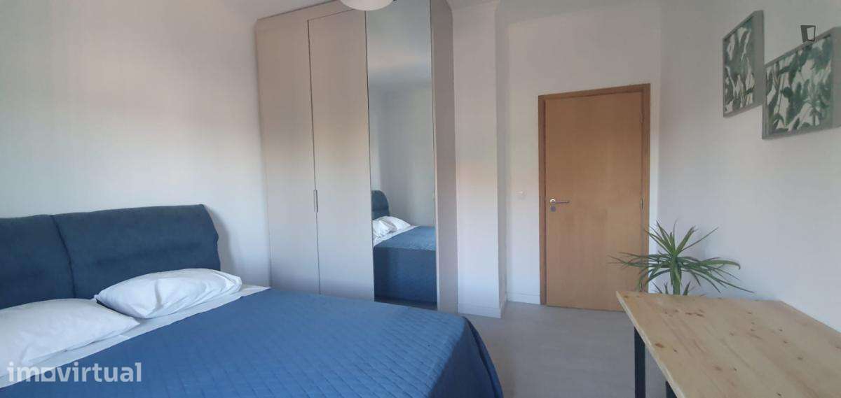 Quarto - localizado em Lisbon - Grande imagem: 5/6