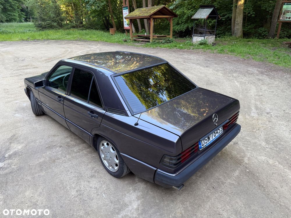 Mercedes-Benz W201 (190) - 8