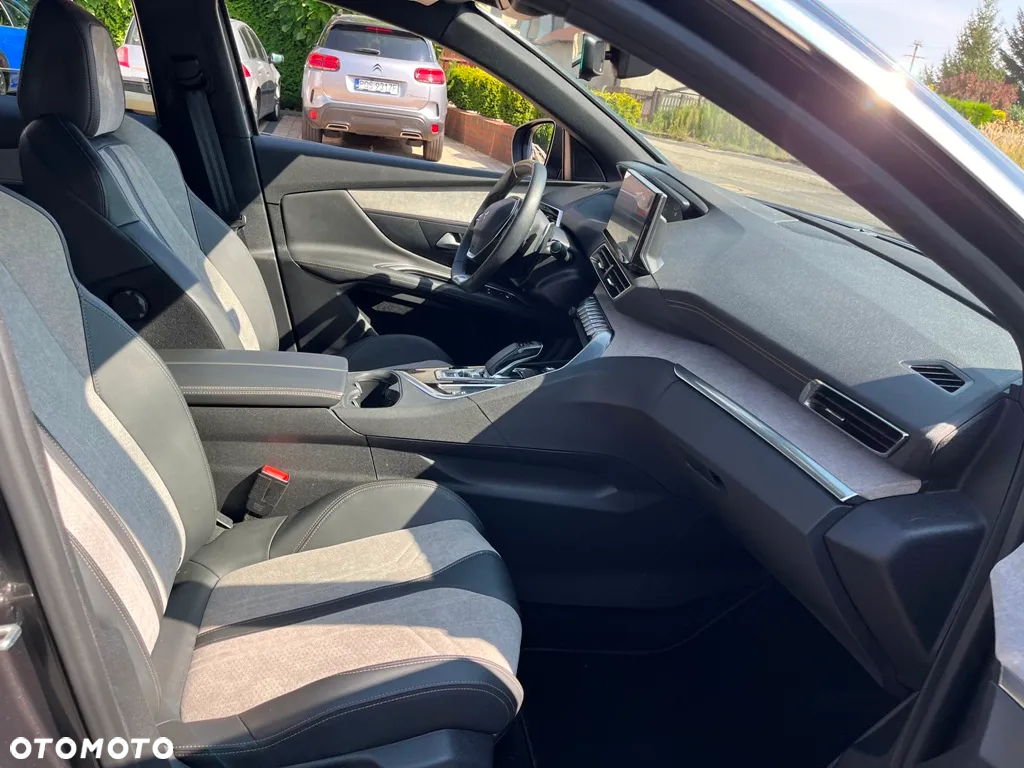 Peugeot 3008 1.6 PureTech HYbrid GT Line S&S EAT8 - 5