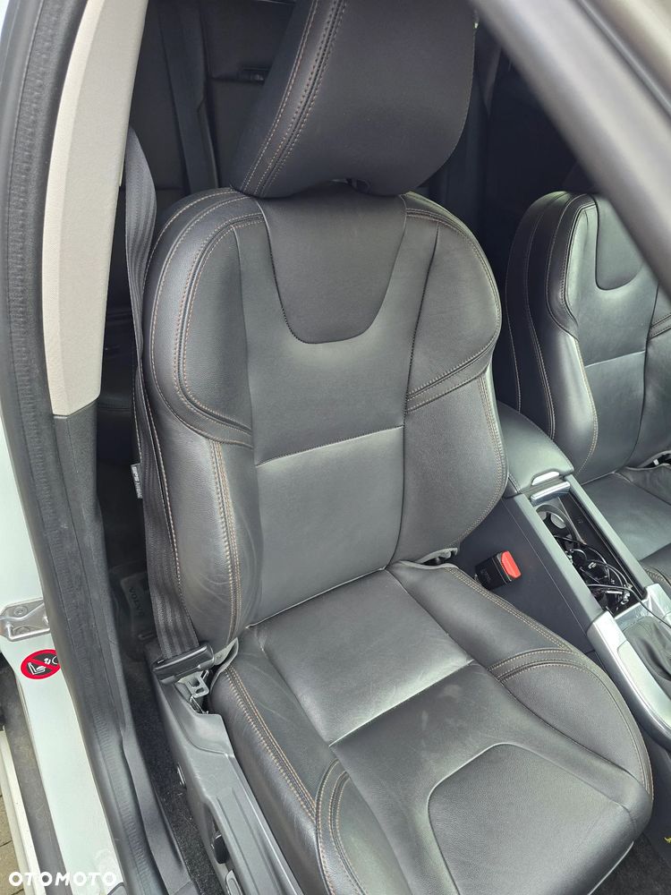 Volvo XC 60 T5 AWD Drive-E Momentum - 30
