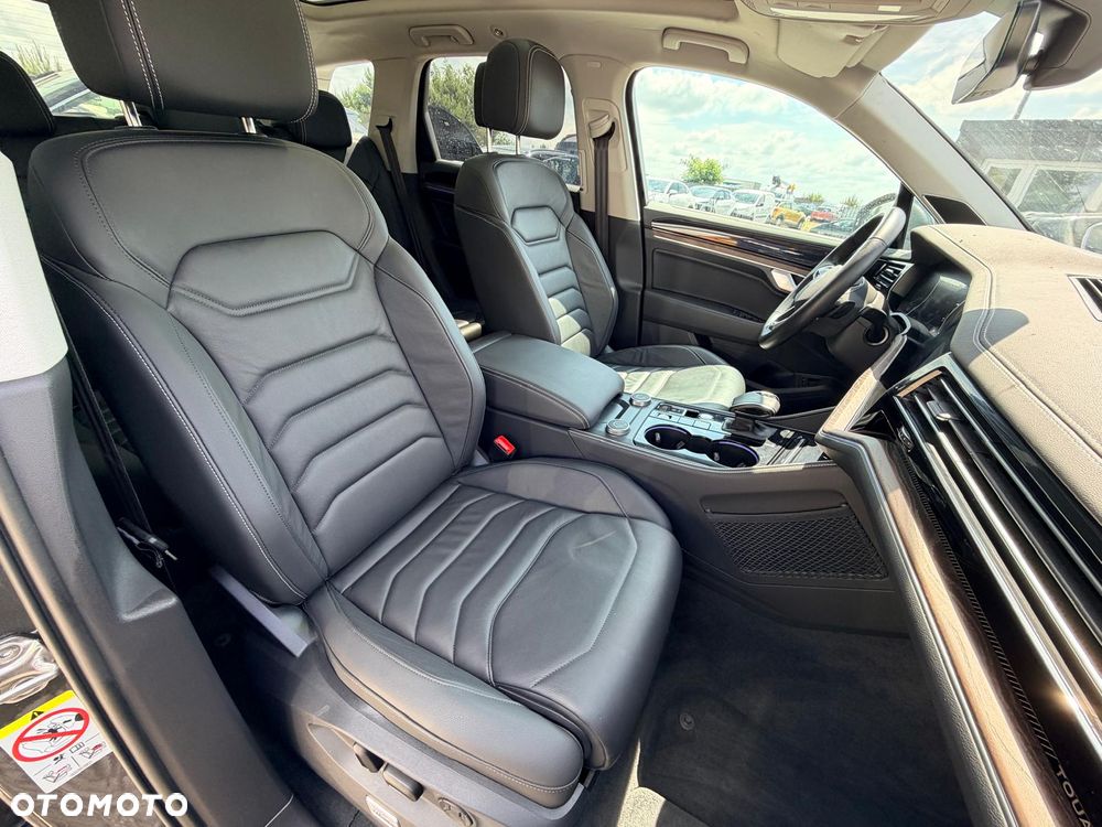 Volkswagen Touareg V6 e-Hybrid OPF 4Motion Elegance FINAL EDITION - 33