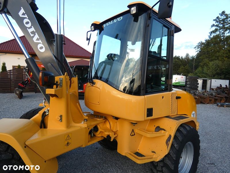 Volvo L30B PRO / Z Niemiec / ORG. 7.120mtg / Bardzo ładne / - 38