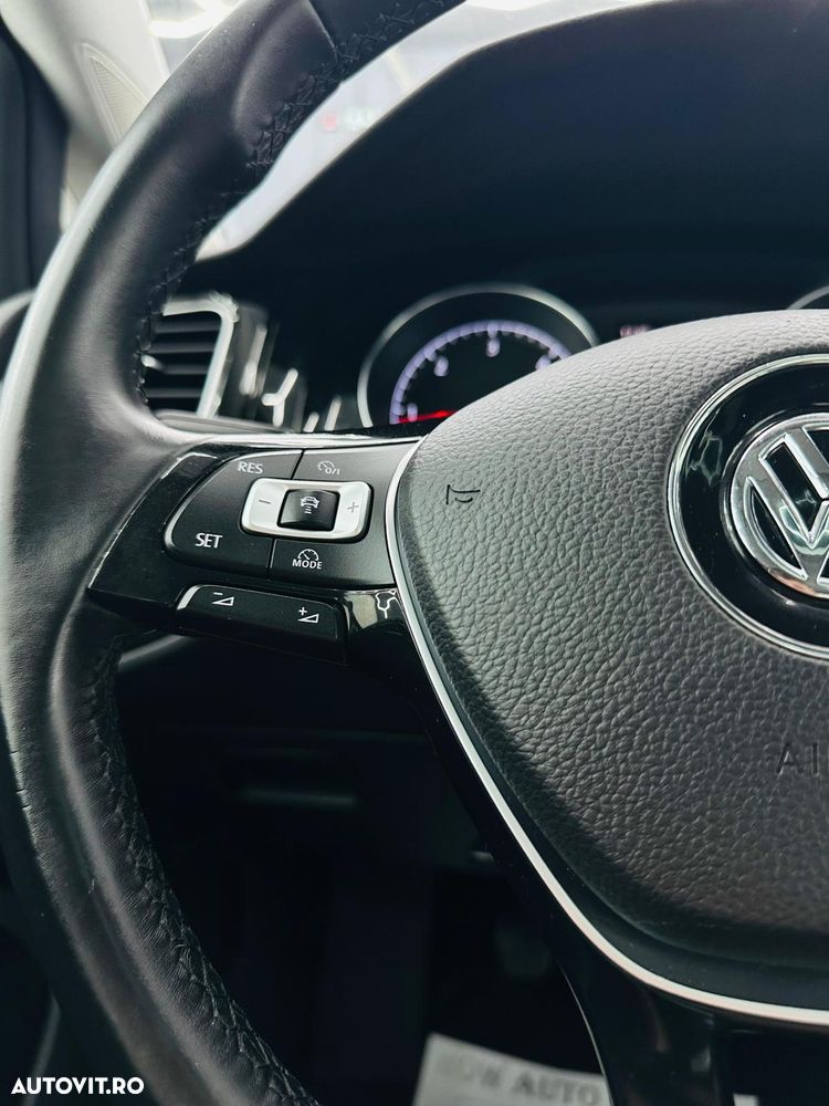 Volkswagen Golf 1.6 TDI DPF BMT Highline - 33