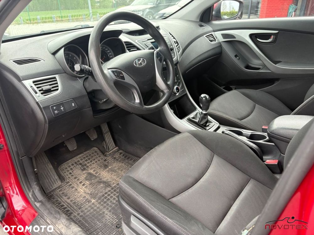 Hyundai Elantra 1.6 Style - 11