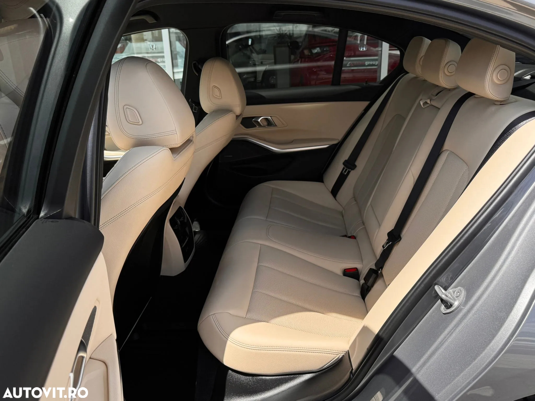 BMW Seria 3 320i xDrive AT - 14