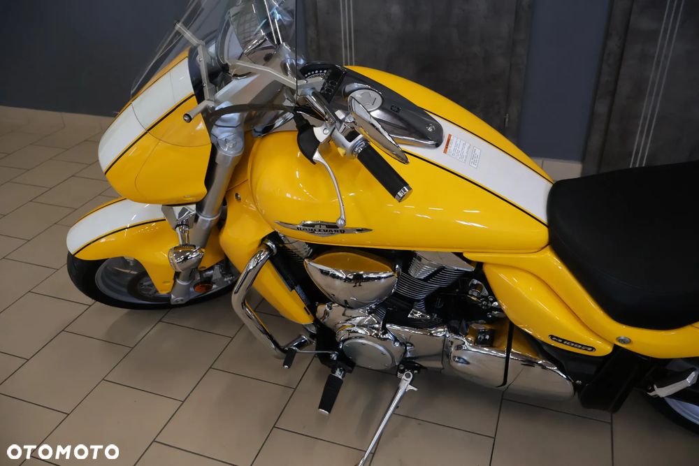 Suzuki Intruder - 35