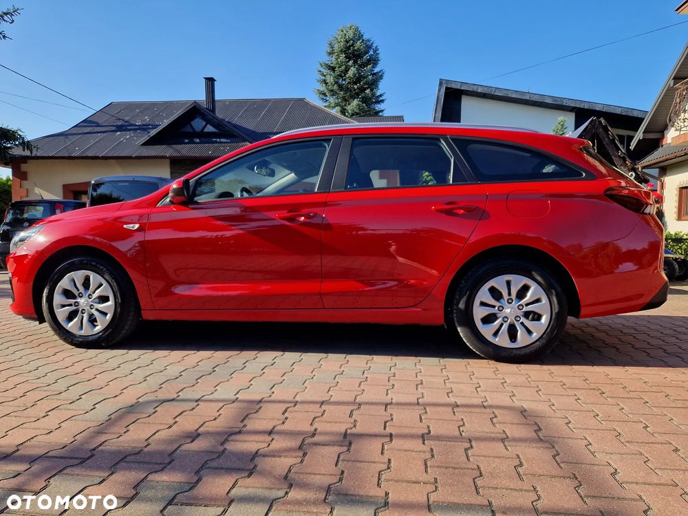 Hyundai i30 1.5 DPI Classic + - 5