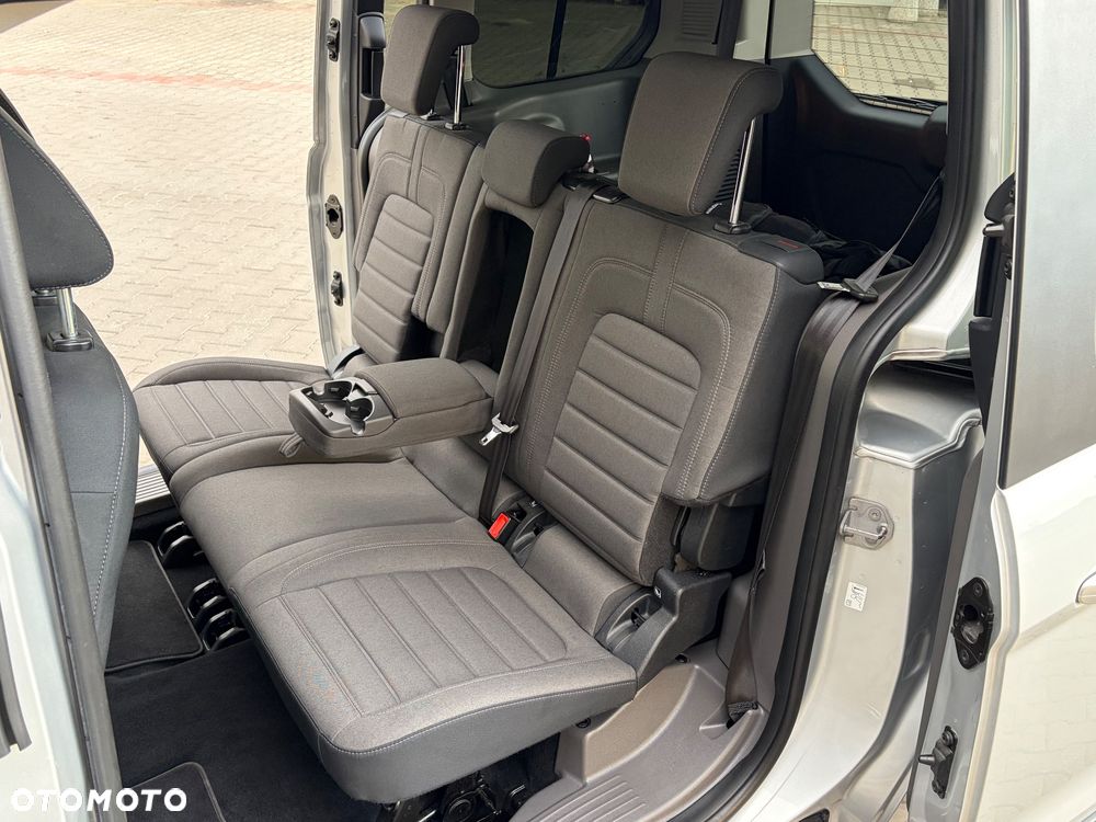 Ford Tourneo Connect Grand - 23