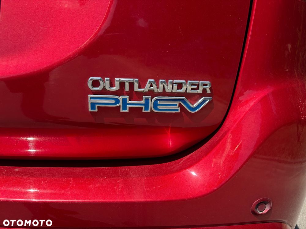 Mitsubishi Outlander - 13