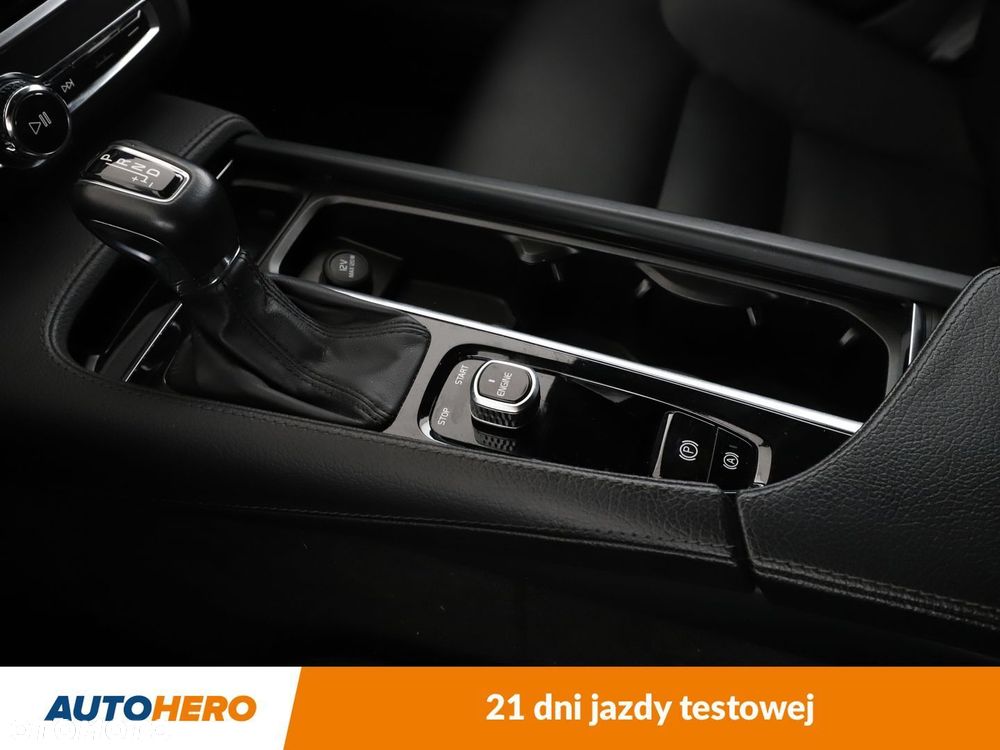 Volvo V90 D4 Momentum - 27