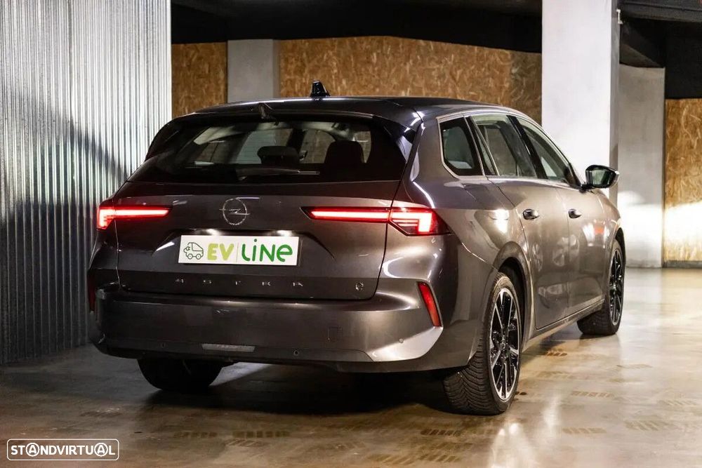 Opel Astra Sports Tourer - 11