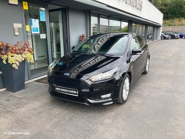 Ford Focus 1.0 EcoBoost S&S ST-Line - 1