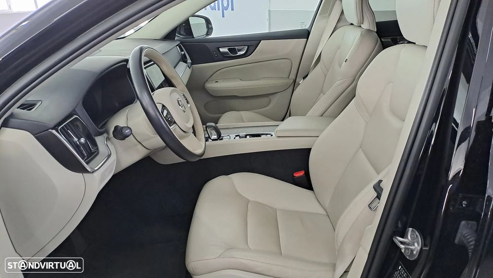 Volvo V60 2.0 B4 Momentum Plus Geartronic - 31