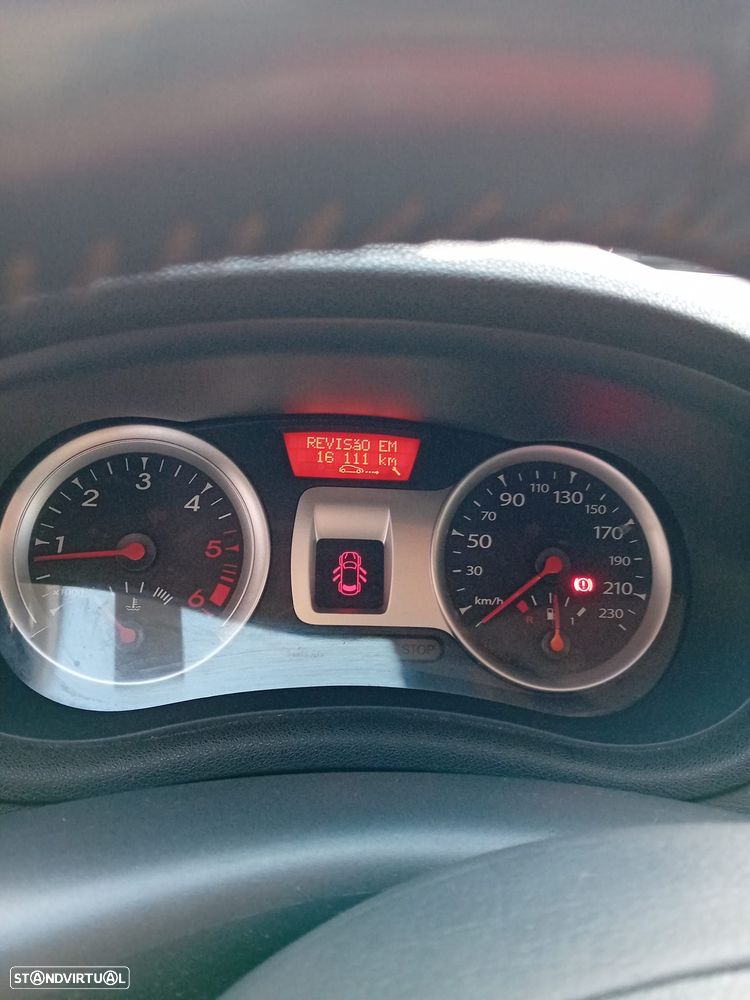 Renault Clio Sport Tourer - 11