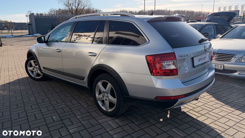 Skoda Octavia 1.8 TSI L&K DSG - 25