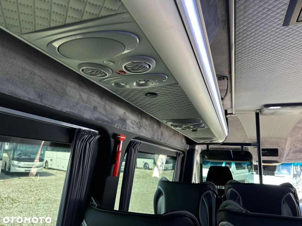 Mercedes-Benz Sprinter 519 - 20