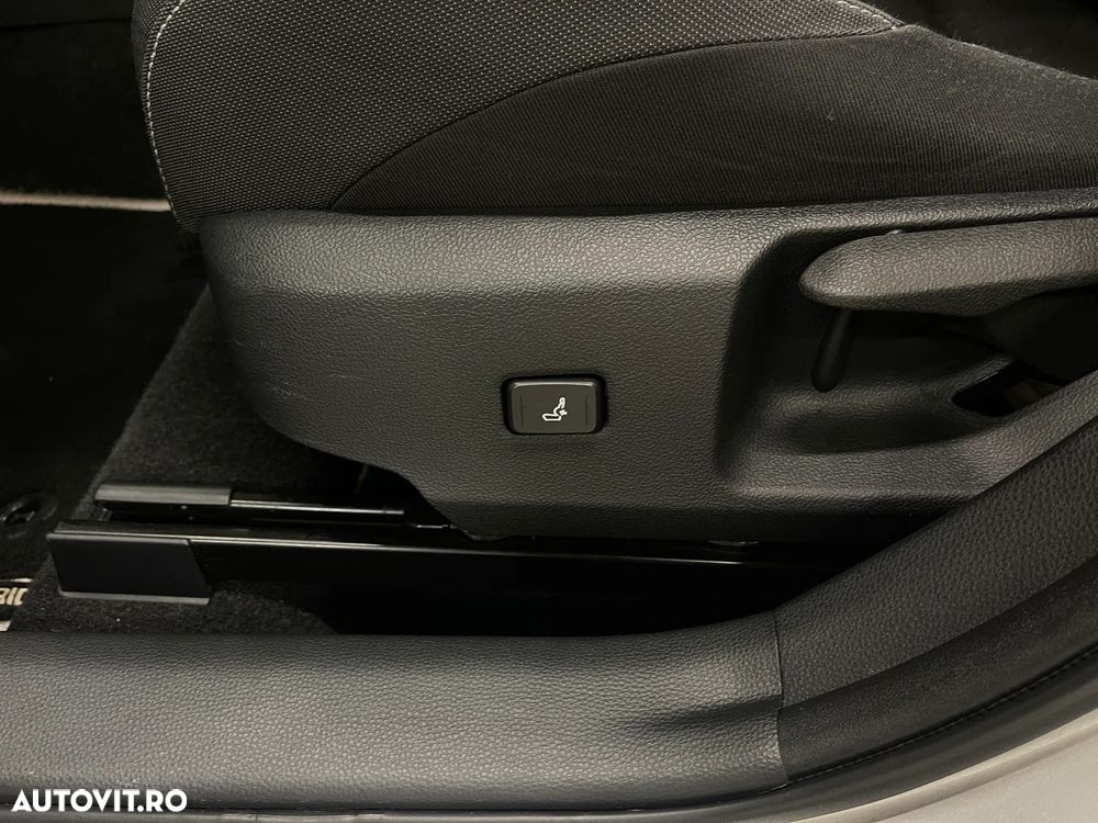 Toyota Corolla 1.8 Business Edition - 18