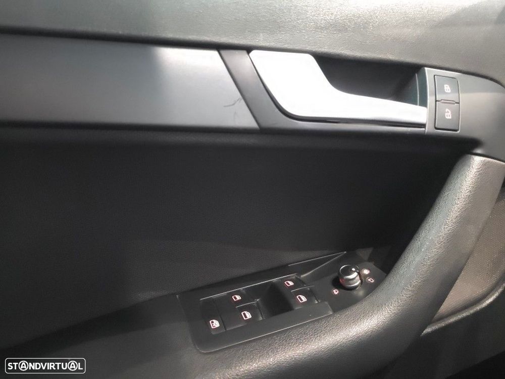 Audi A3 Sportback 1.6 TDI Attraction - 28