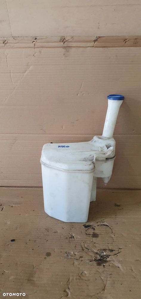 Zbiorniczek spryskiwaczy pompki Toyota Aygo - 1