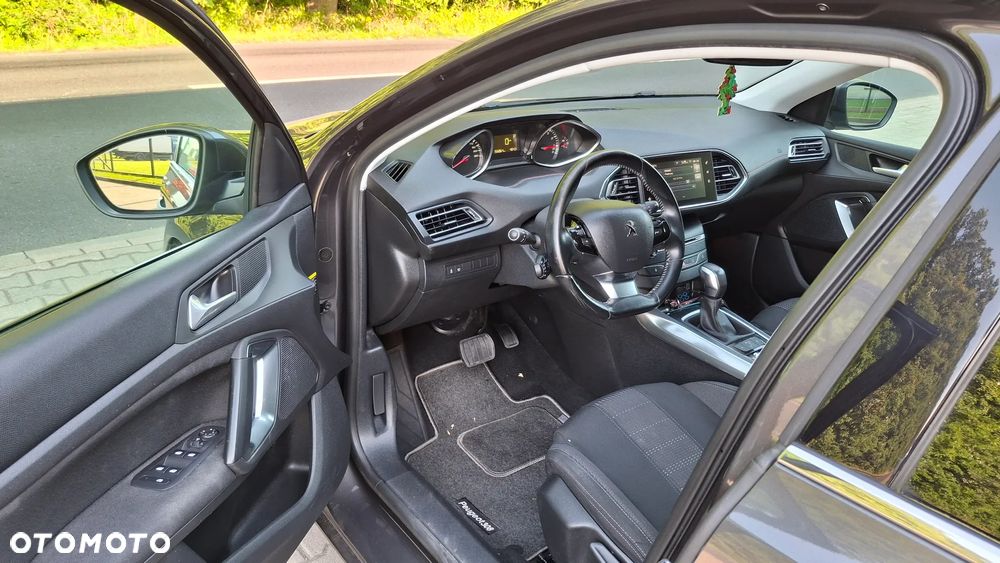 Peugeot 308 1.2 PureTech Allure S&S EAT6 - 19